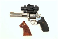 Smith & Wesson Model 686 Distinguished Combat