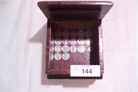 17 Buffalo Nickels w/ vintage wooden case