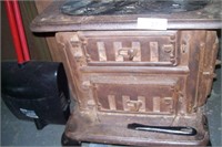 Early Dorth Cast Iron Stove Franklin TN