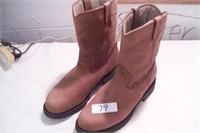 Pair of Mens Justin cowboy boots 12D