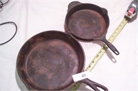 Pair of Cast Iron Skillets #8 & Pioneer Woman