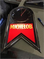 MICHELOB CLOCK LIGHTS UP