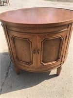 Round End table