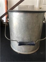 Galvanized lunch pail