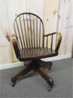 Early Oak Swivel Office Chair