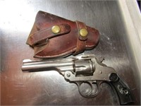 H & A 32 revolver w/ ammo