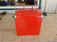 C7- SMALL METAL ICE CHEST