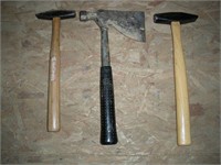 2 Hammers 1 Hatchet 1 Lot