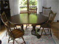Dining Table 29 x 46 x 58 w/ 5 Chairs