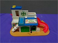 Fisher Price Sesame Street Clubhouse 937