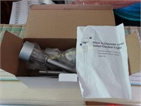 5 Solar garden lights - new in box