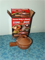 Stone wave pottery microwave cooker