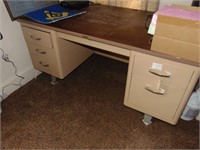 Metal desk, 7 drawers