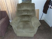 Clean, quality recliner