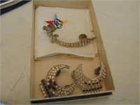 3 Shrine pins, handkerchief in box