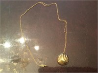 14K Gold Chain with Shell pendant
