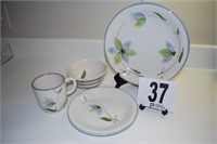 4 Piece Place Setting from Home/Italy Everyday