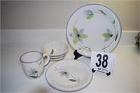 4 Piece Place Setting from Home/Italy Everyday