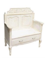 LOUIS XV STYLE DISTRESSED PAINTED WHITE HALL BENCH