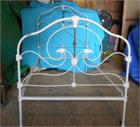Antique White Painted Iron Bed Frame Twin Size