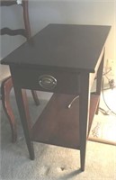 LEISTERS FURNITURE END TABLE