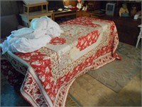 Queen Size Bedding Set with Double Sided Quilt