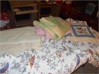 Set of 5 Blankets Including 1 Full Size Bird Quilt