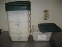 Lot of Six Two-quart Plastic Containers with Lids