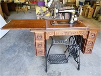 Antique singer sewing machine just like grandma