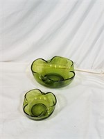 Beauriful green chip and dip set