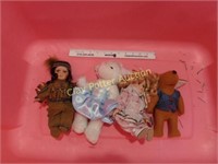 4 Collector Dolls in Tote w/Lid