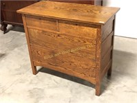 Extra Nice Small Oak Four Drawer Chest