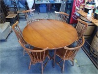 Super Nice Round Solid Maple Table & 5 Chairs