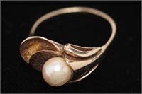 Pearl Ring in 14K Gold, Vintage