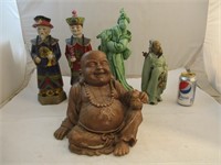 Lot de statuettes asiatiques variées