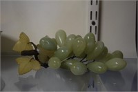Vtg Decorative Carved Jade Grapes