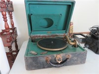 Vintage hand crank phonograph