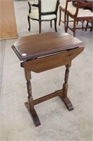 Drop leaf small side table