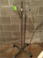 I-V Pole & 2 sets of Aluminum Crutches