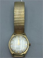 Gent's 14k yellow gold wrist watch