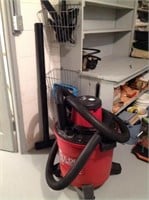 CRAFTSMAN WET DRY VAC WITH ATTACHMENTS