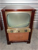 Zenith vintage floor model TV,  Chassis 19L28