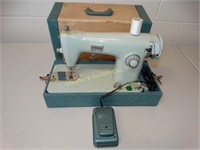 Homemark portable sewing machine, motor by