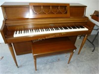 Wurlitzer piano w/bench, Model 1775, Ser# 1328861