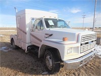 1994 Ford F700 single axle toter bed truck,
