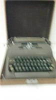 Smith corona clipper typewriter