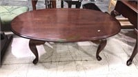 Cherry Queenanne coffee table, 17 46 x 27, (1011)