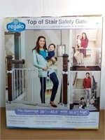 Regalo Top of Stairs Baby Safety Gate, 26"-42" for