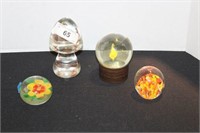 SELECTION OF GLASS PAPERWIEGHTS