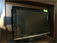 Toshiba 18" Flat Screen TV With Mount